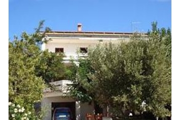 Family pension Kustići 3